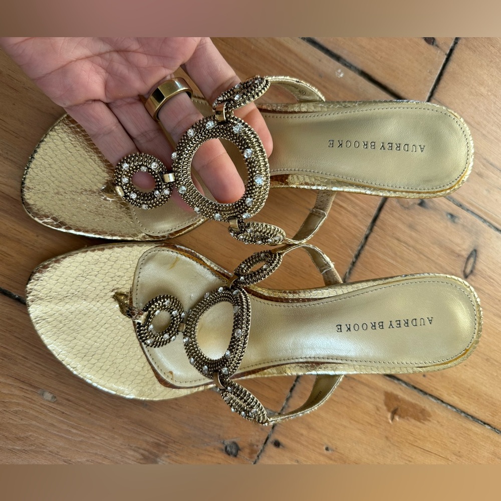 NIB Gold Audrey Brooke Neira Balia 8.5 Resort Strappy Sandals Kitten Heels!!